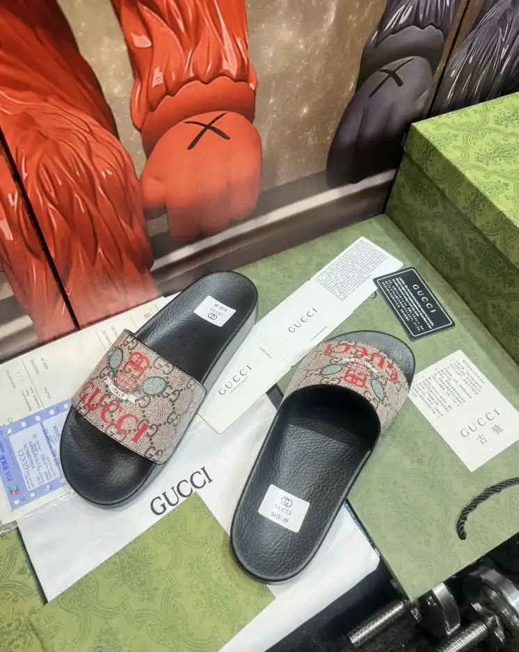 hype Gucci Slippers