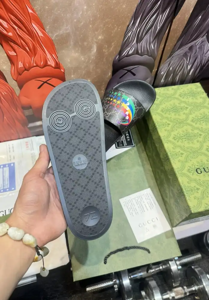 hype Gucci Slippers