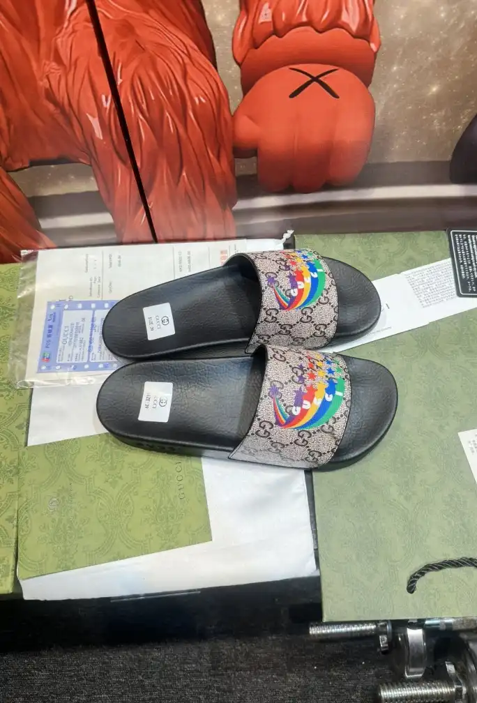 hype Gucci Slippers