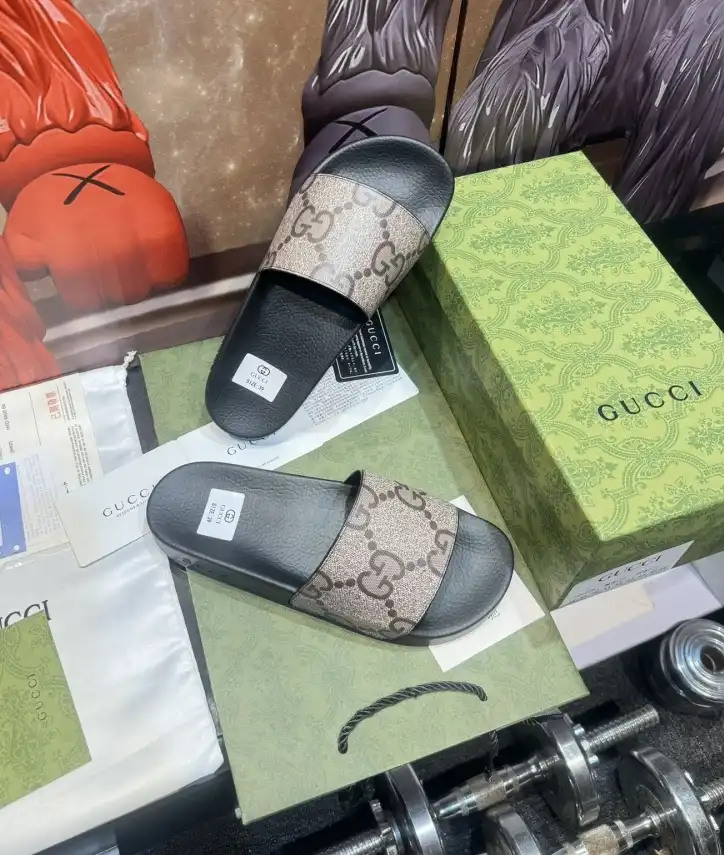 hype Gucci Slippers