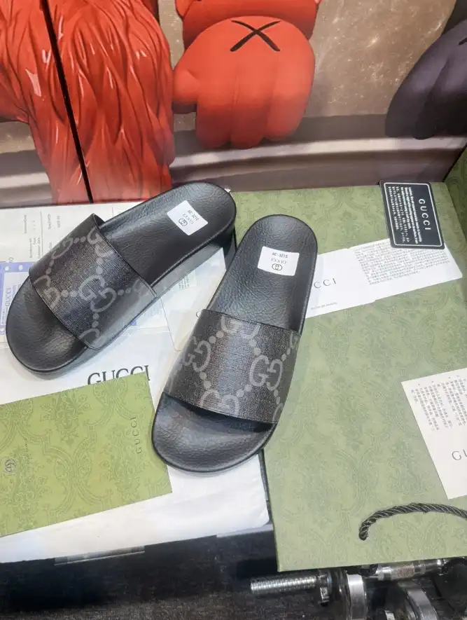 hype Gucci Slippers