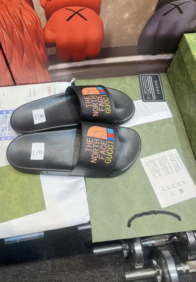 hype Gucci Slippers