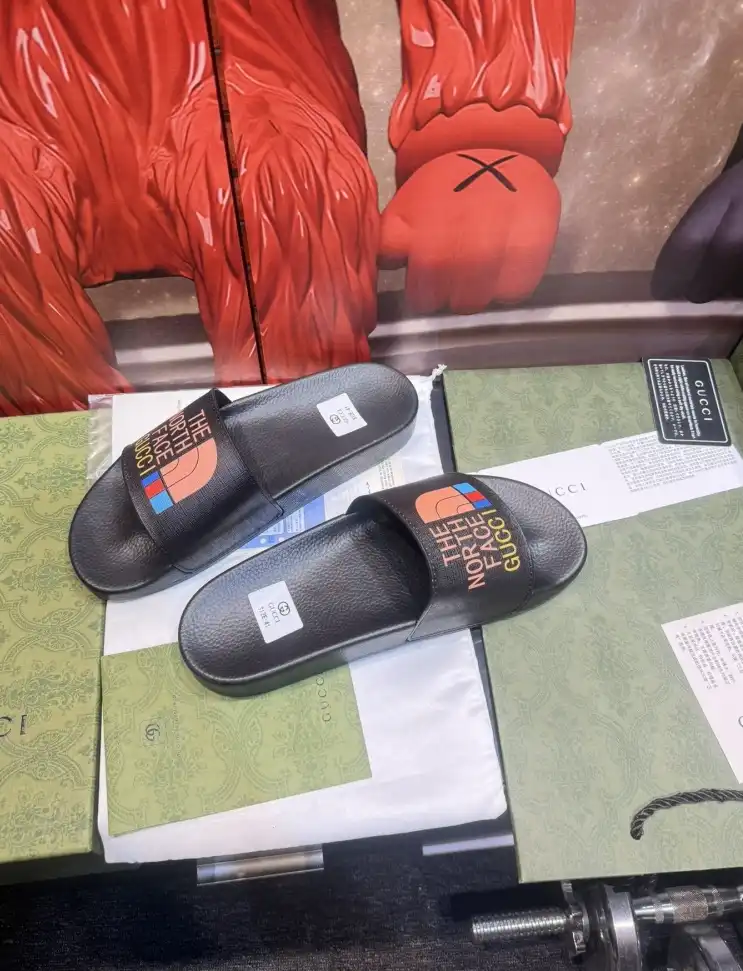 hype Gucci Slippers