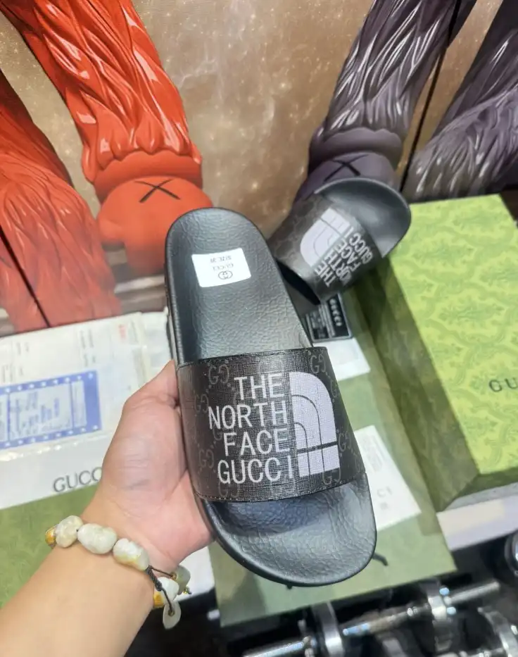 hype Gucci Slippers