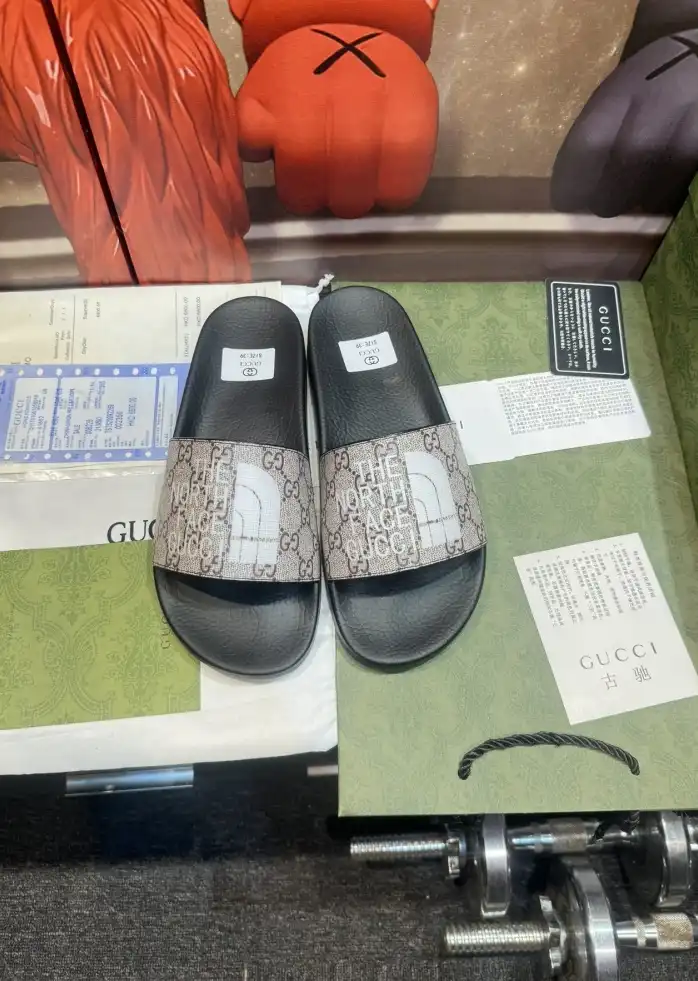 hype Gucci Slippers