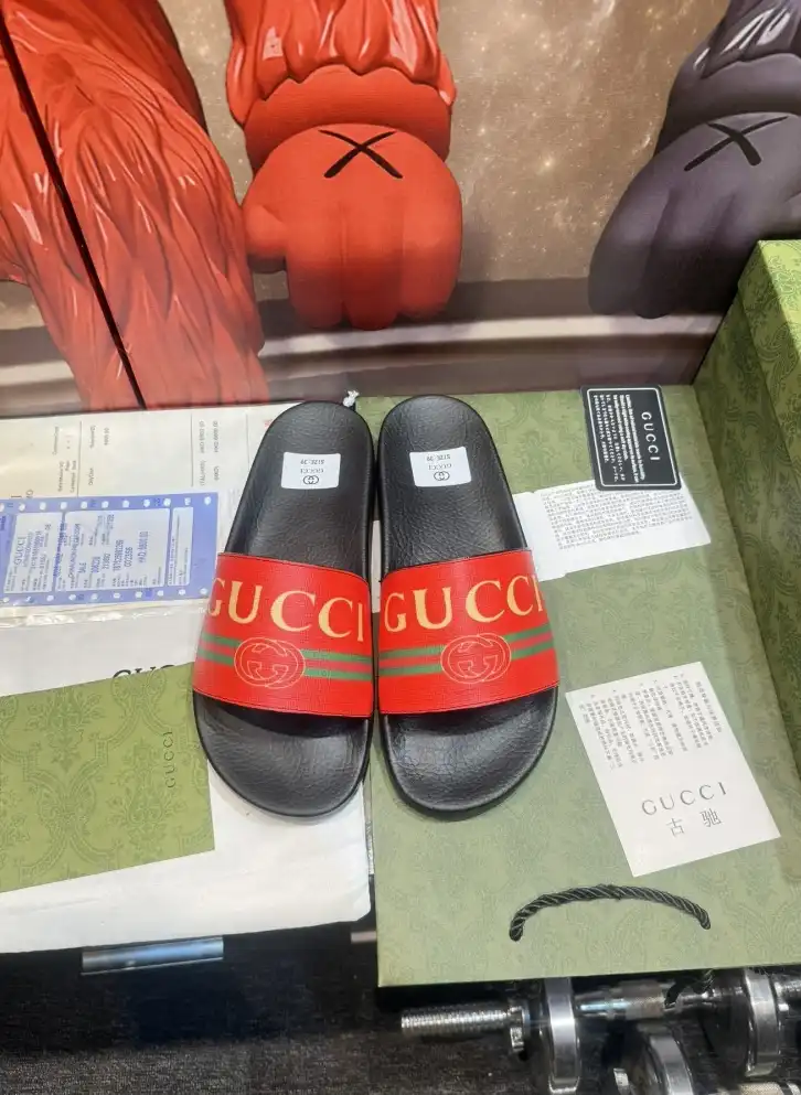 hype Gucci Slippers