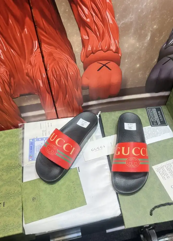 hype Gucci Slippers