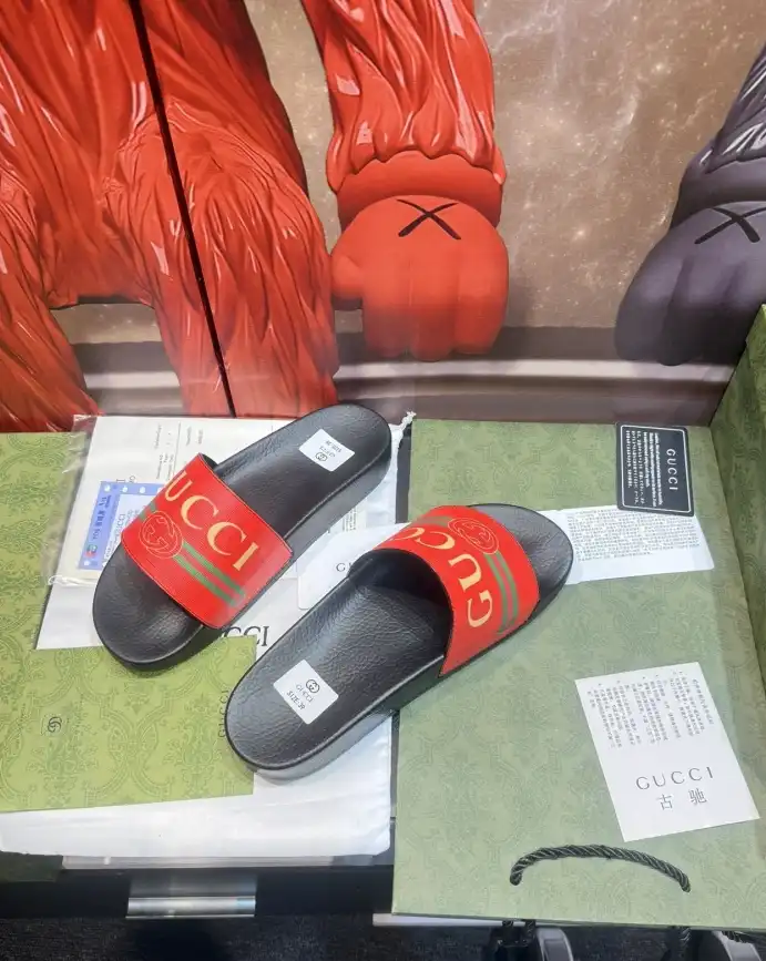 hype Gucci Slippers