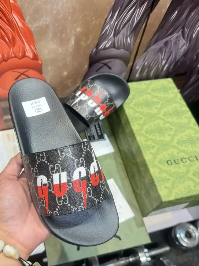 hype Gucci Slippers