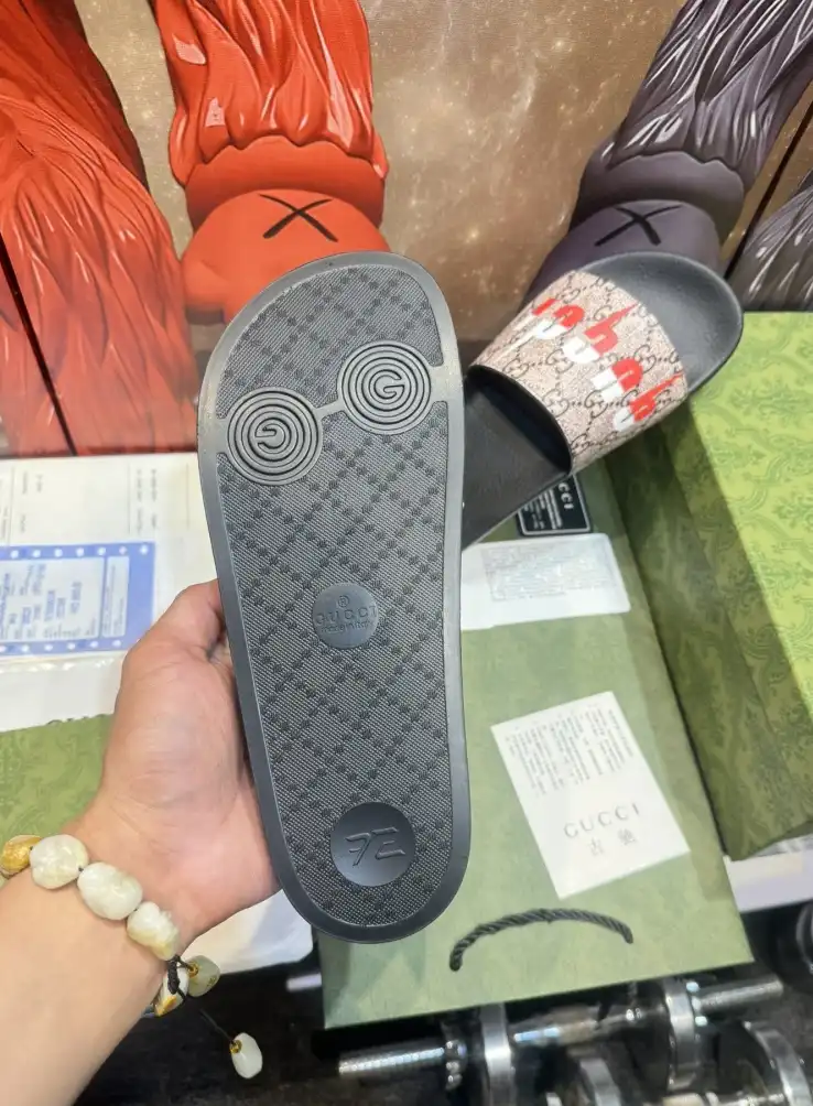 hype Gucci Slippers