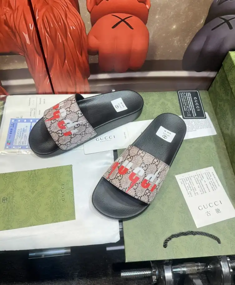 hype Gucci Slippers