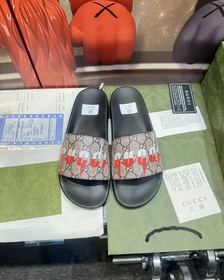 hype Gucci Slippers