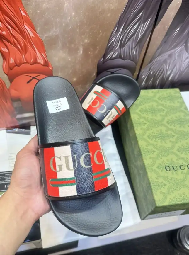 hype Gucci Slippers