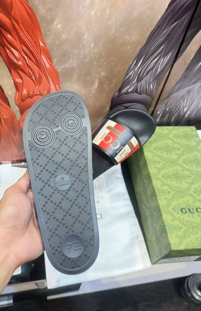 hype Gucci Slippers