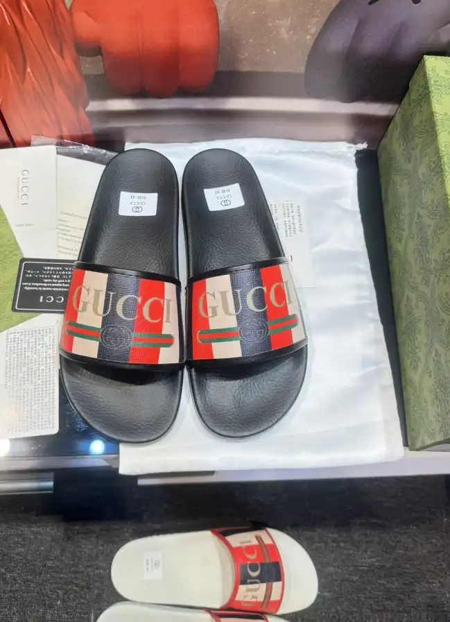 hype Gucci Slippers