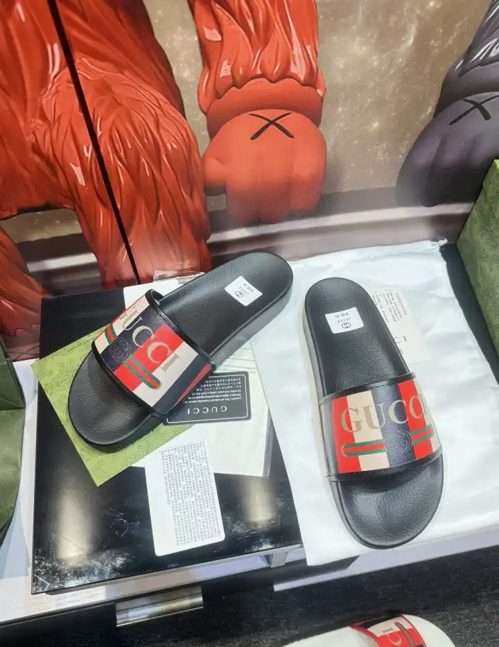 hype Gucci Slippers