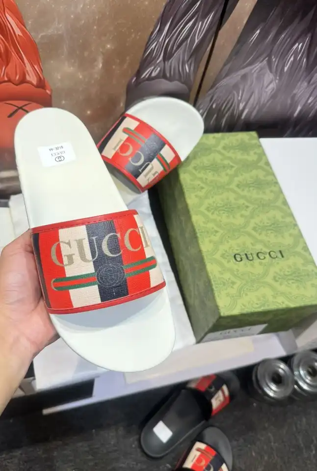 hype Gucci Slippers