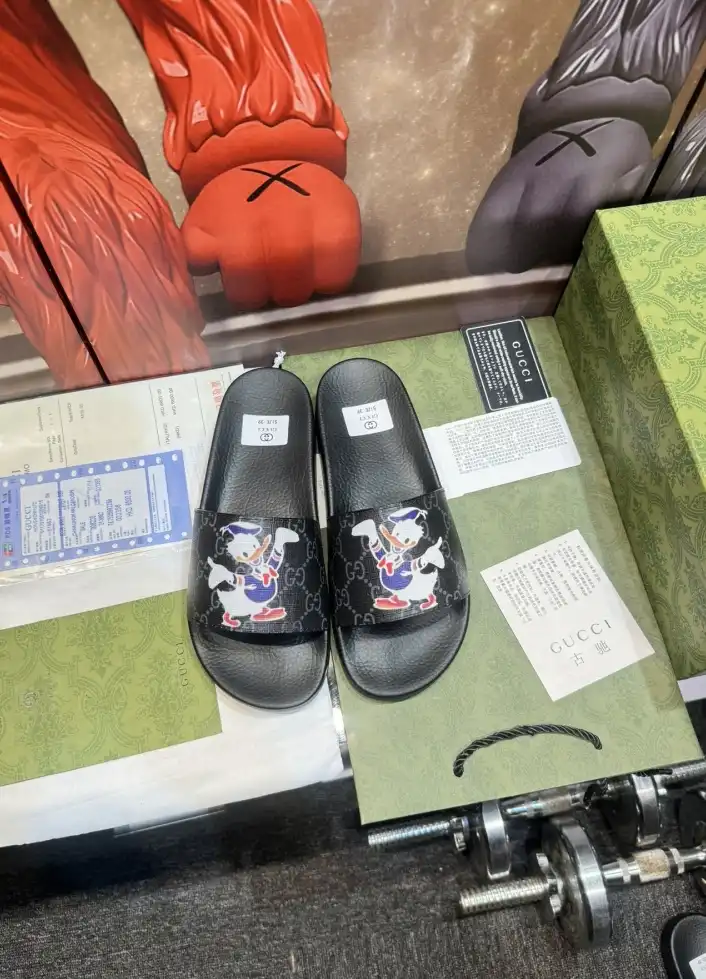 hype Gucci Slippers