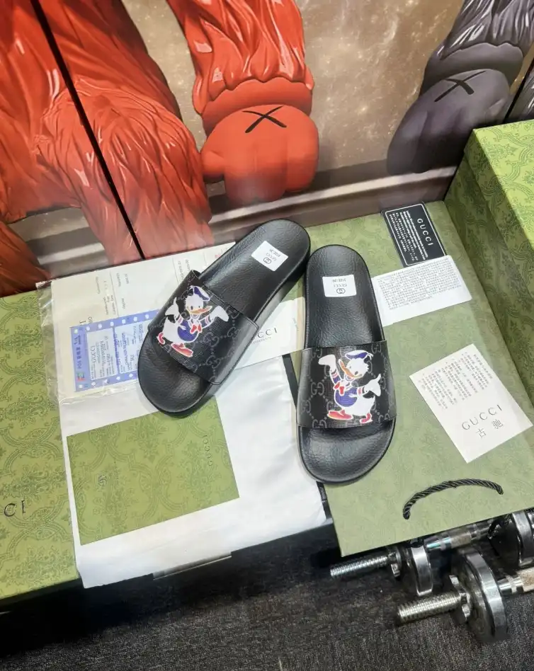 hype Gucci Slippers