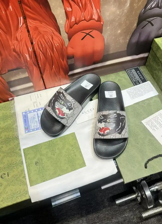 hype Gucci Slippers