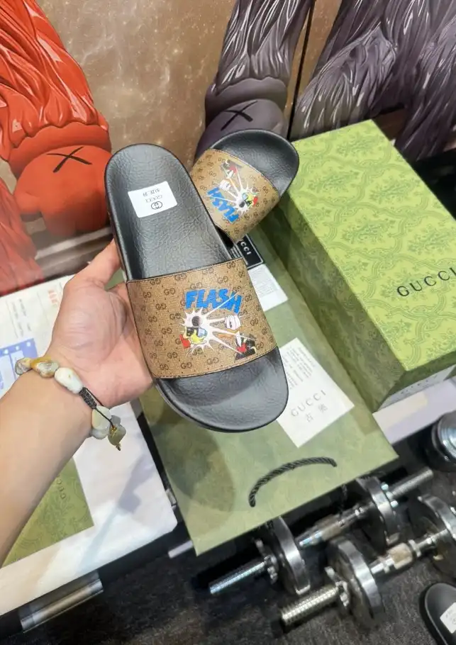 hype Gucci Slippers