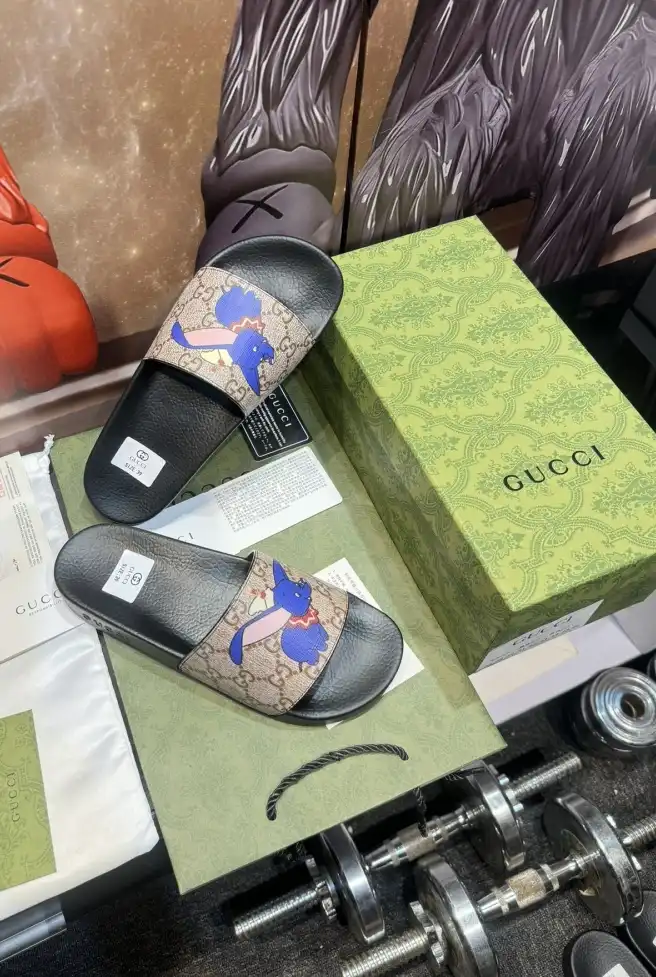 hype Gucci Slippers