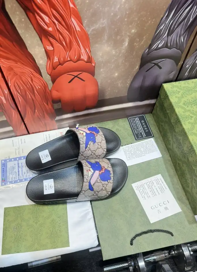 hype Gucci Slippers