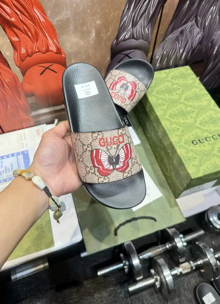 hype Gucci Slippers