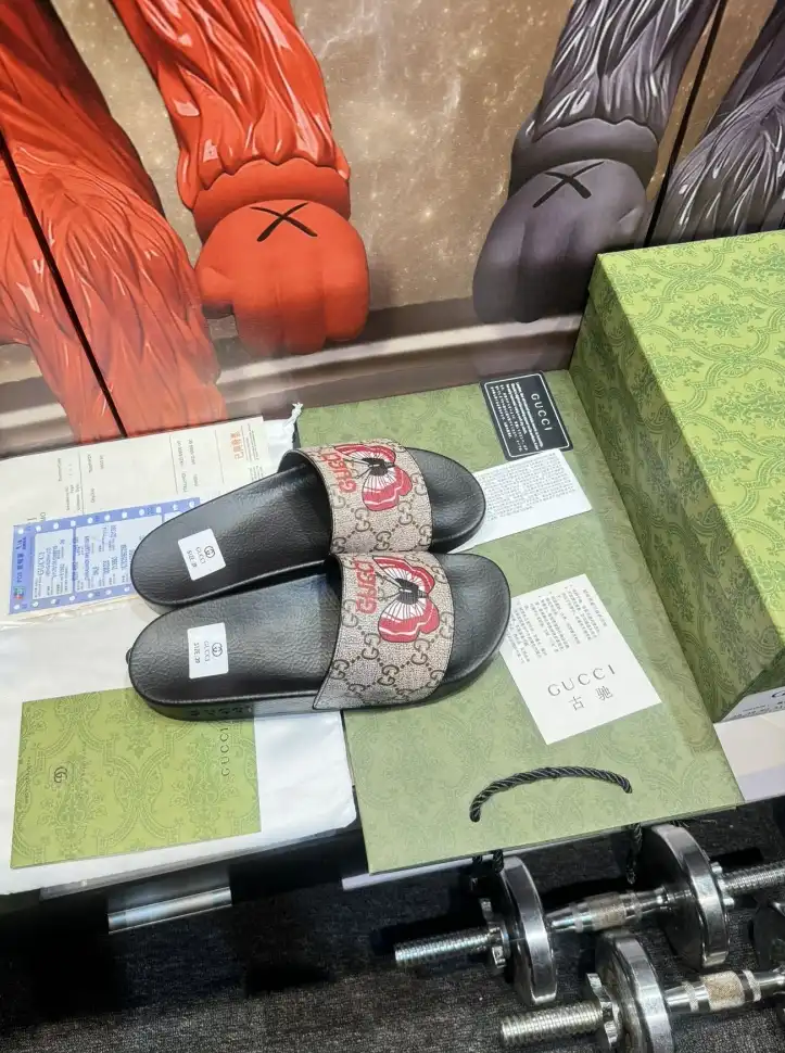 hype Gucci Slippers