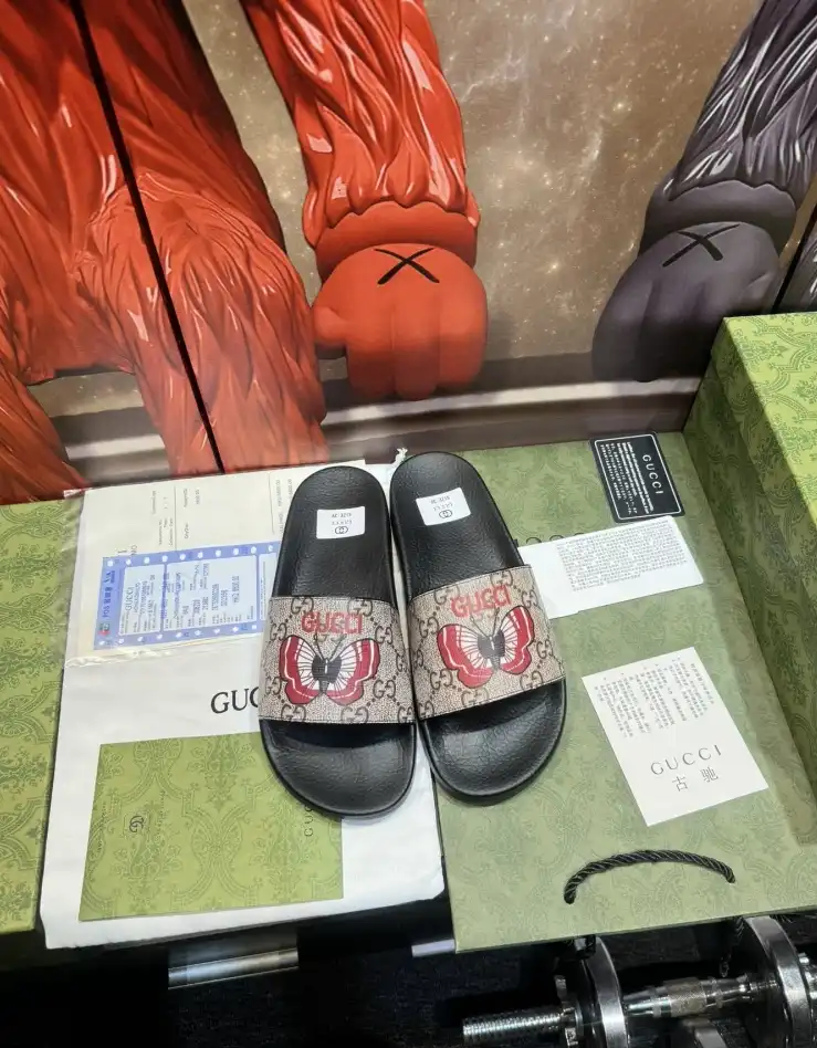 hype Gucci Slippers