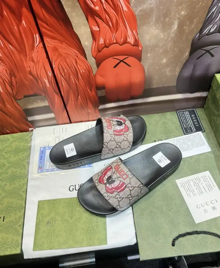 hype Gucci Slippers