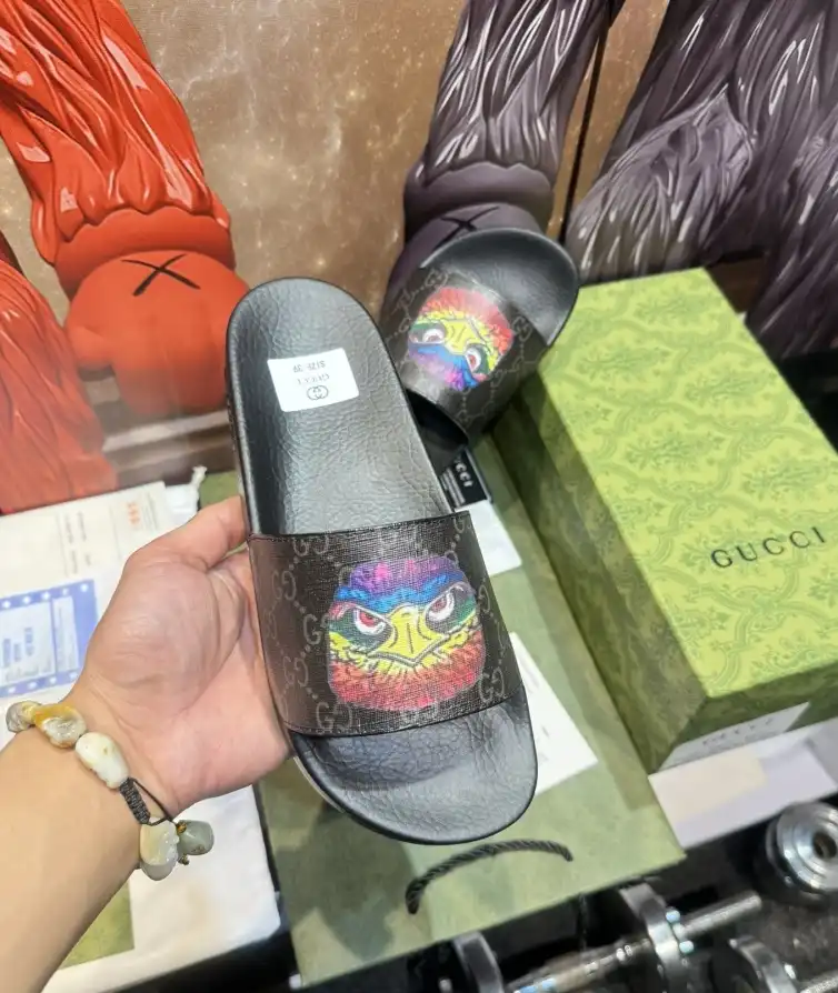 hype Gucci Slippers