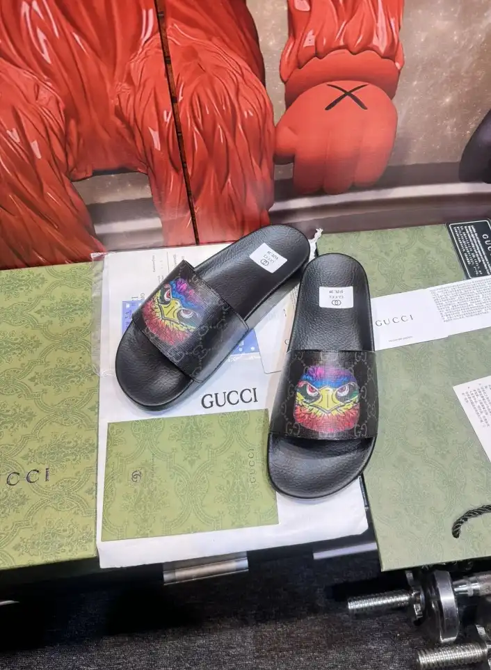 hype Gucci Slippers