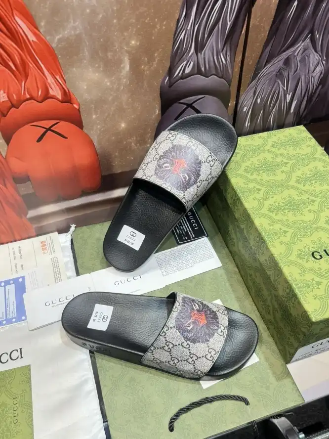 hype Gucci Slippers