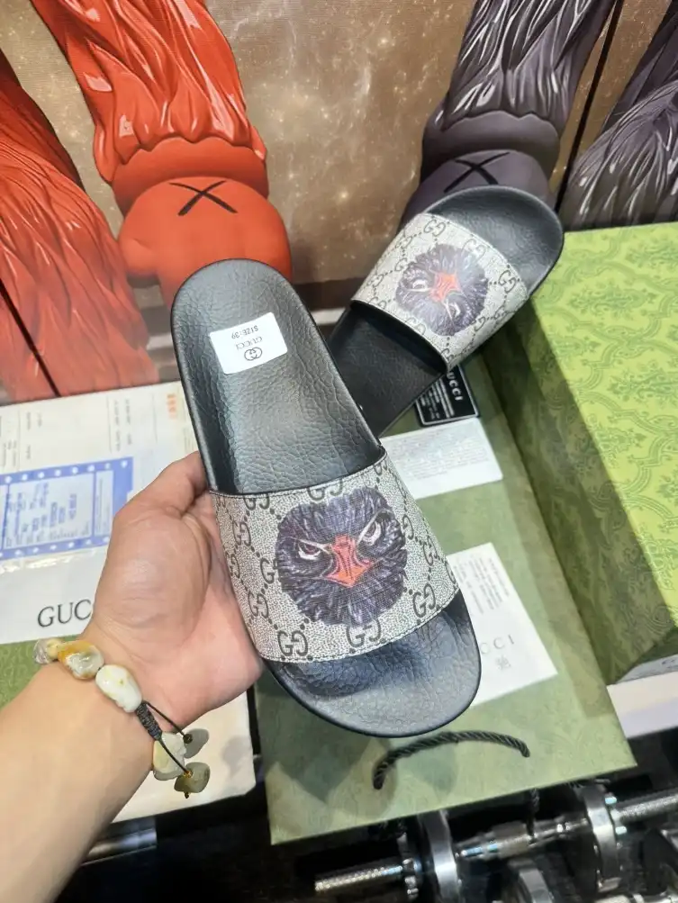 hype Gucci Slippers