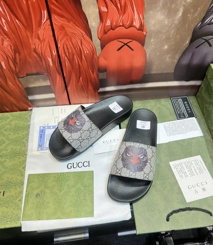 hype Gucci Slippers