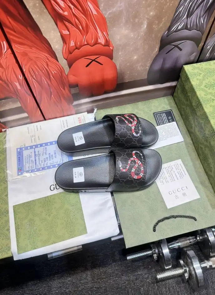 hype Gucci Slippers