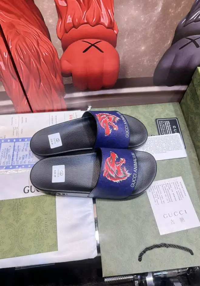 hype Gucci Slippers