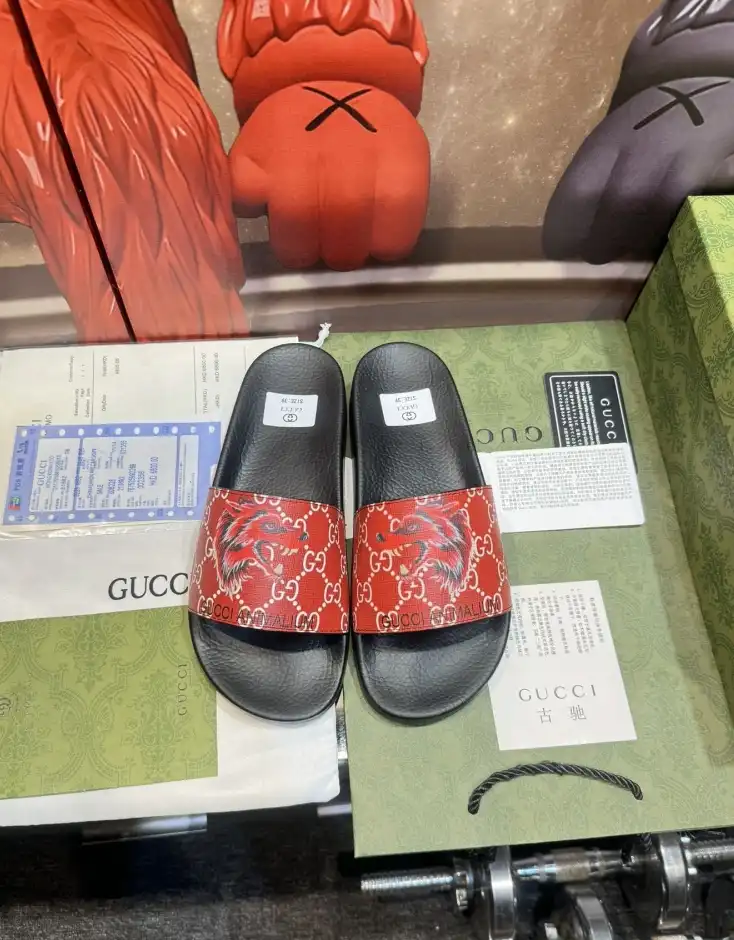 hype Gucci Slippers