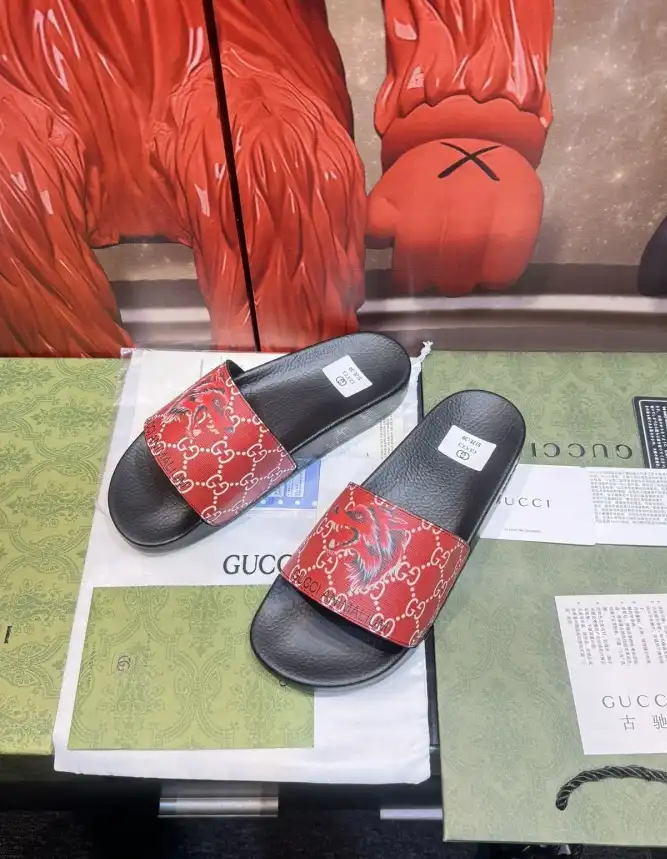 hype Gucci Slippers