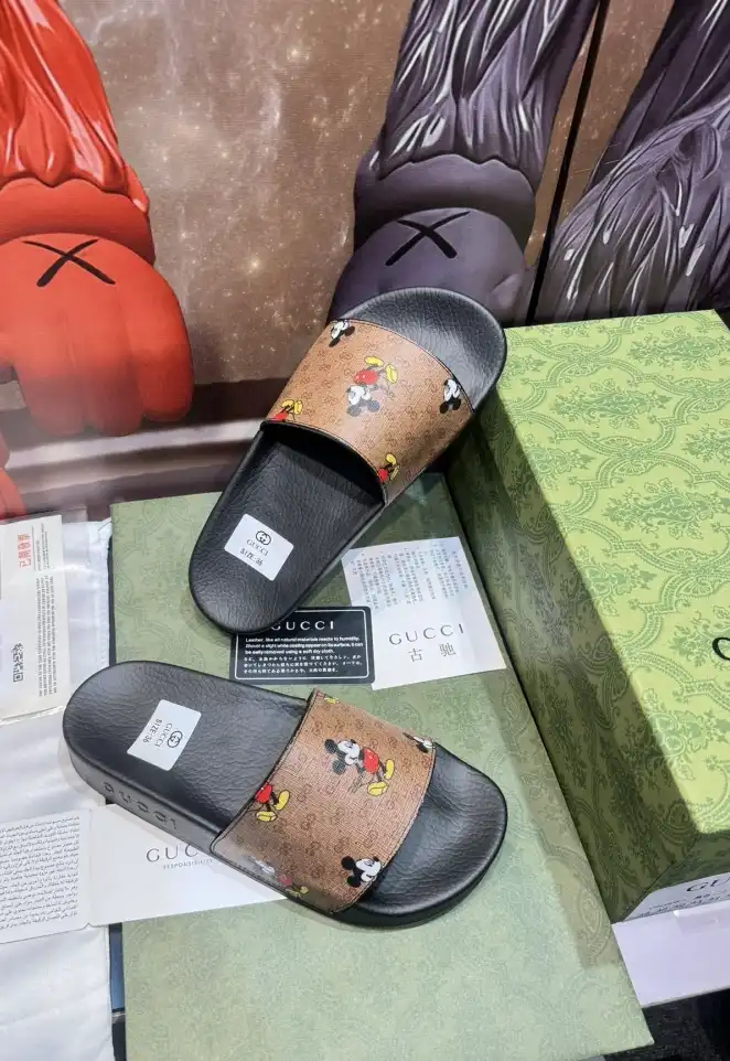 hype Gucci Slippers