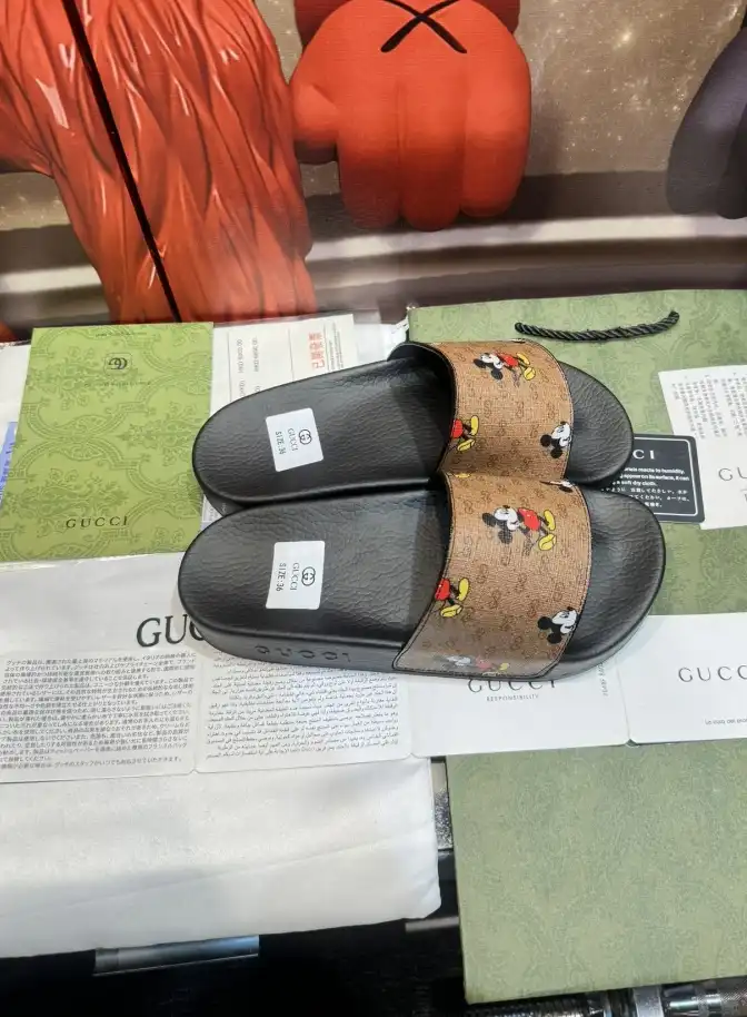 hype Gucci Slippers