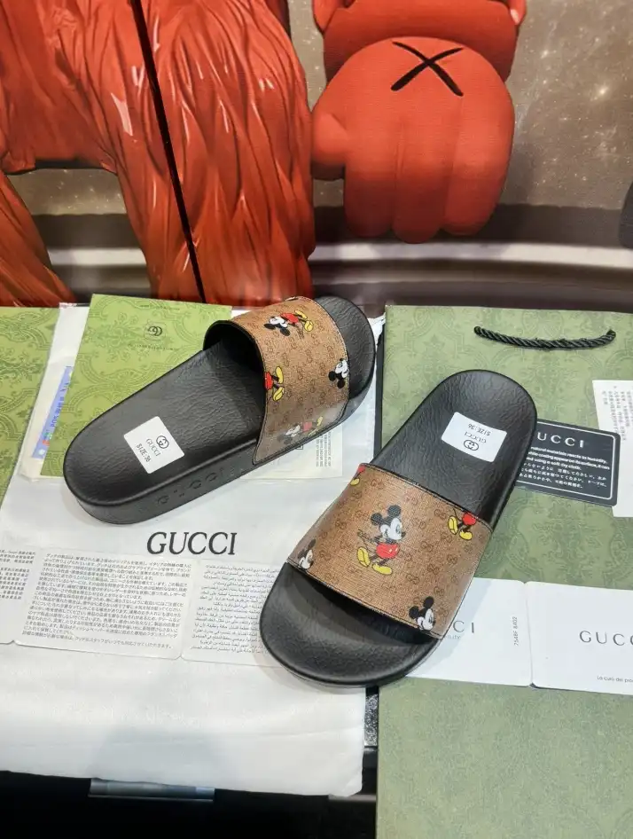 hype Gucci Slippers