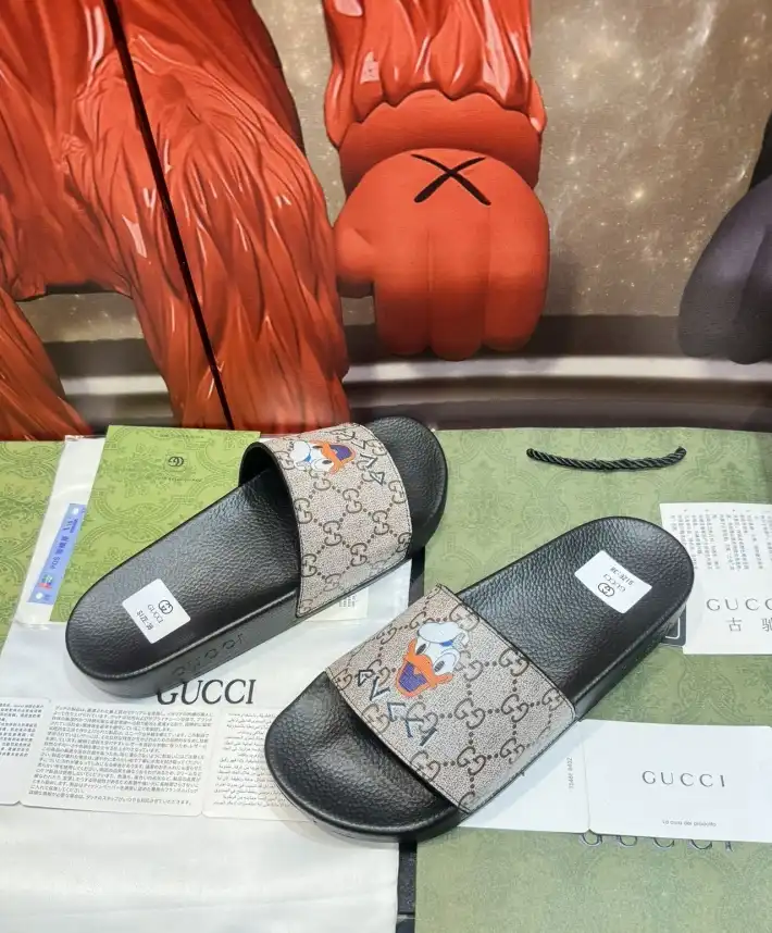 hype Gucci Slippers