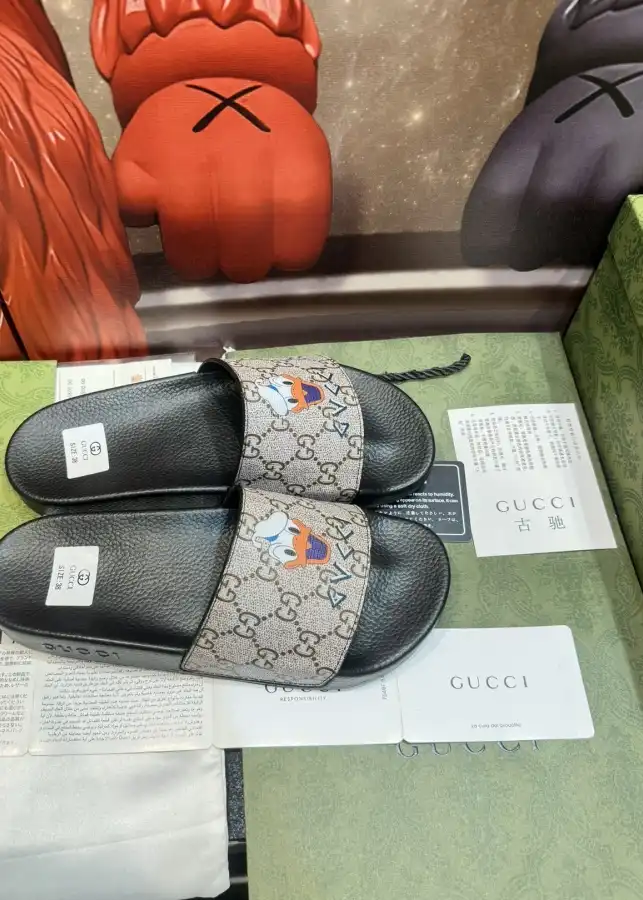 hype Gucci Slippers