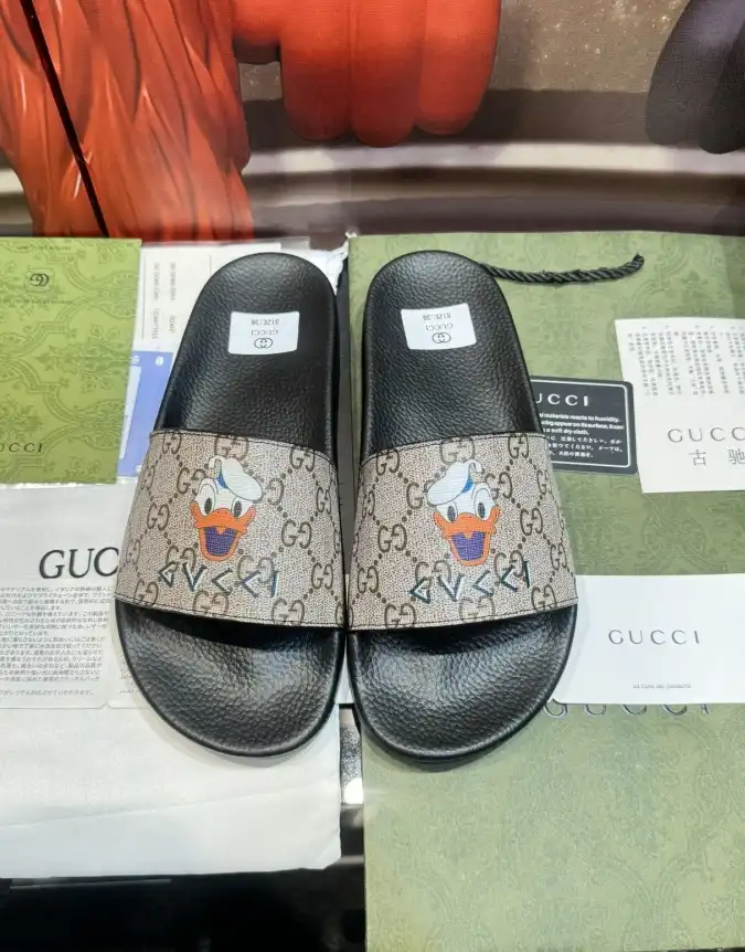 hype Gucci Slippers