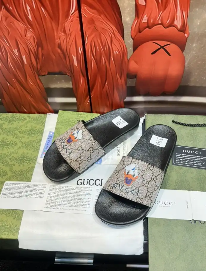 hype Gucci Slippers