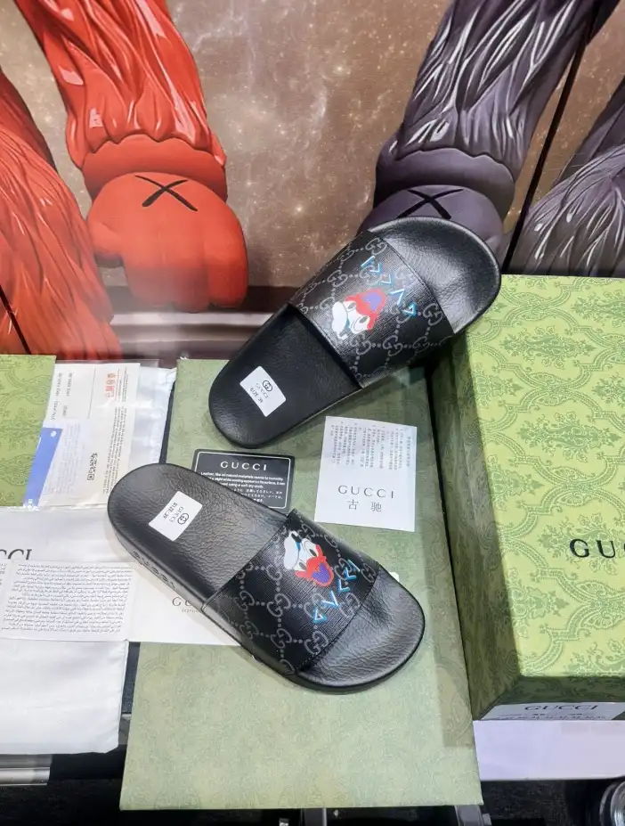 hype Gucci Slippers