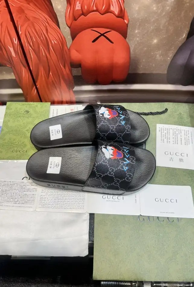 hype Gucci Slippers