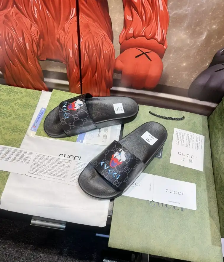 hype Gucci Slippers